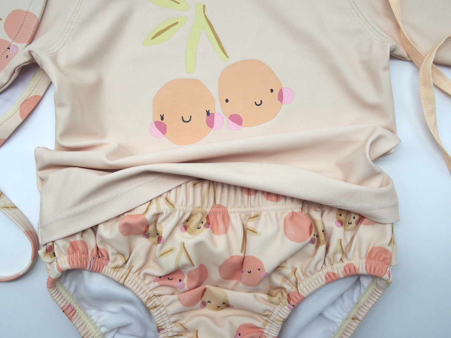 Camiseta baño cerezas