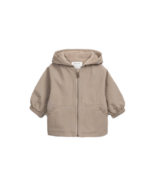 Chaqueta impermeable con capucha